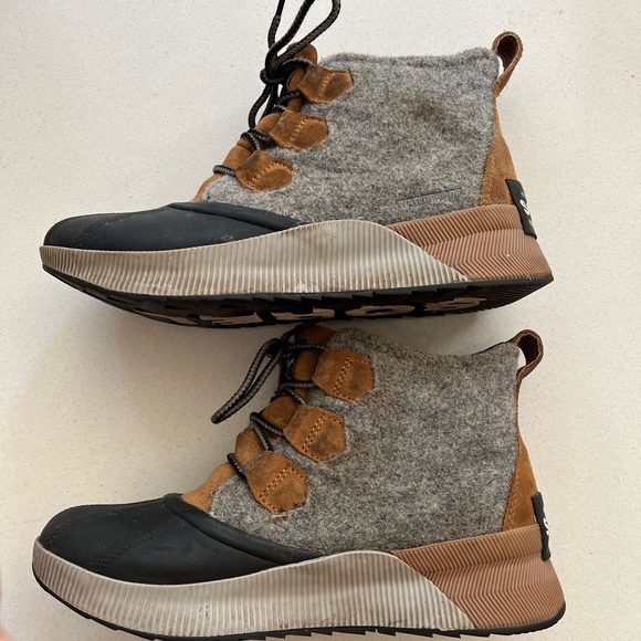 Sorel Out and About boots - Picture 3 of 5